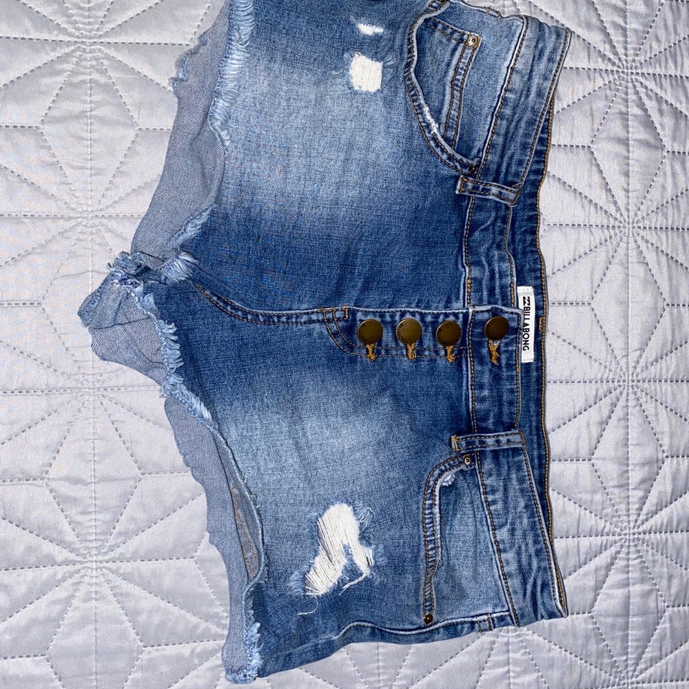 Billabong women shorts